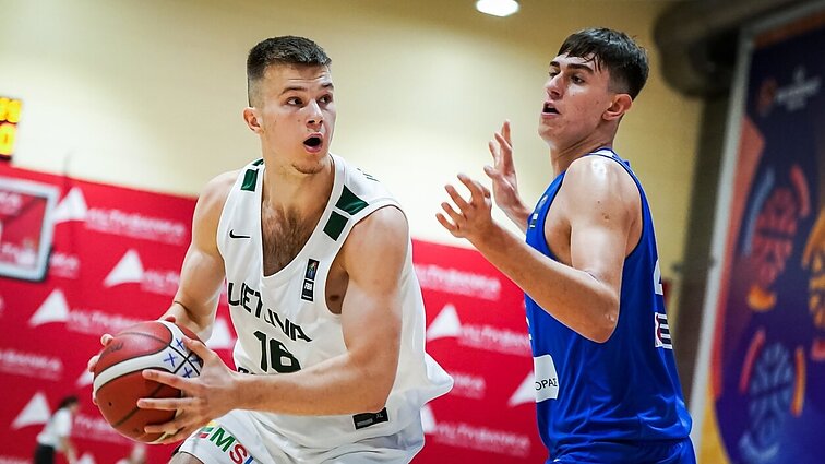 U18 rinktinė Europos čempionate žengia toliau: grupių etapą baigė iškovoję visas pergales