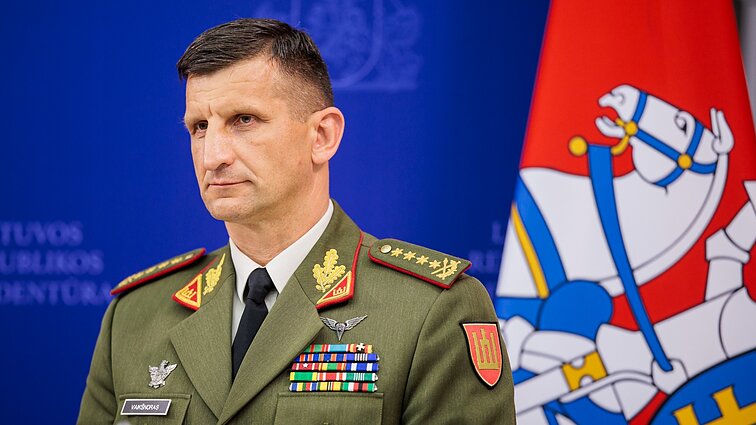 Vaikšnoras: norėčiau numušinėti dronus dar Baltarusijos teritorijoje, bet to negaliu