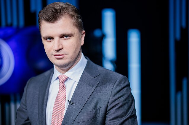 Dienos tema (su vertimu į gestų k.)