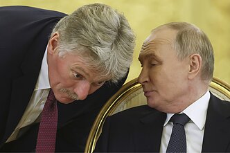 Dmitrijus Peskovas ir Vladimiras Putinas