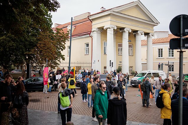 Митинг в Вильнюсе у президентского дворца Митинг в Вильнюсе у президентского дворца