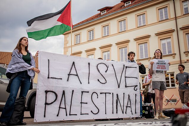 Protestas prieš Lietuvos verslo ir Izraelio bendradarbiavimą Protestas prieš Lietuvos verslo ir Izraelio bendradarbiavimą