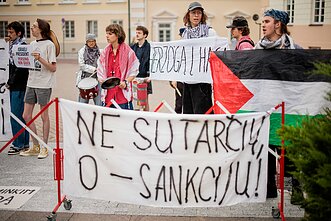 Protestas prieš Lietuvos verslo ir Izraelio bendradarbiavimą Protestas prieš Lietuvos verslo ir Izraelio bendradarbiavimą