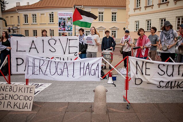 Protestas prieš Lietuvos verslo ir Izraelio bendradarbiavimą Protestas prieš Lietuvos verslo ir Izraelio bendradarbiavimą