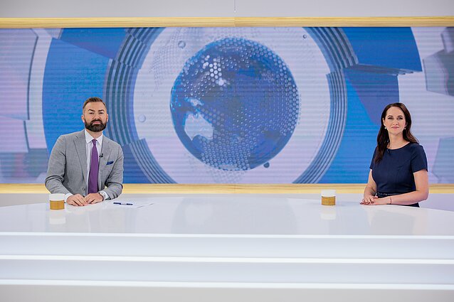 Dienos tema (su vertimu į gestų k.)