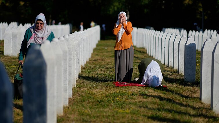 30 metų po Bosnijos karo: taikų gyvenimą valstybėje tebetemdo karo nusikaltimų neigimas