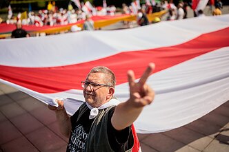 Lietuvos baltarusiai suklastotų prezidento rinkimų metinių proga susirinko į mitingą Lietuvos baltarusiai suklastotų prezidento rinkimų metinių proga susirinko į mitingą