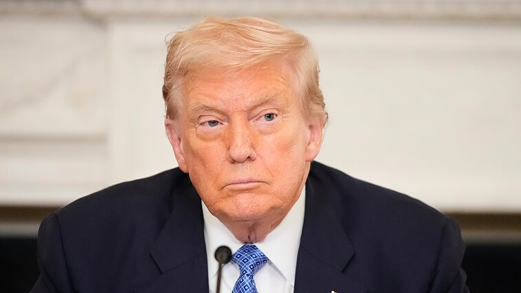 Susitikimui su Putinu besiruošiantis Trumpas: Ukraina ir Rusija turės atsisakyti teritorijų