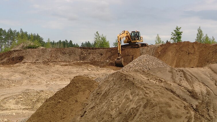 Vietoj šimtamečio miško – žvyro karjeras: tyrime atsirado buvusio Elektrėnų mero pavardė