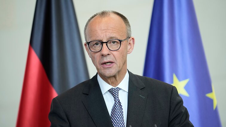 Įvertino Merzo 100 dienų kanclerio pozicijoje: populiarumas smunka, o įtampų tik daugės