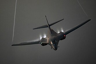 JAV viršgarsinis bombonešis „B-1B Lancer“