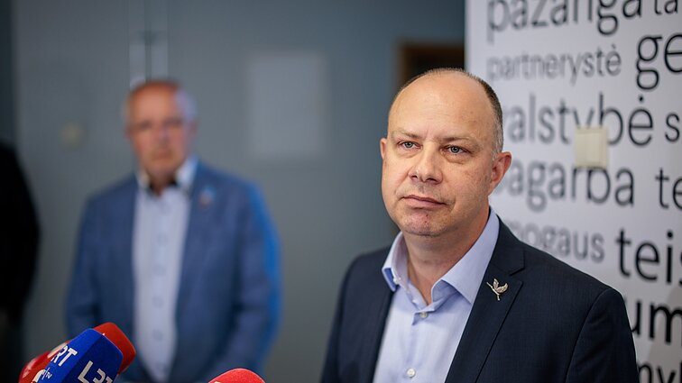 Veryga teigia gavęs kvietimą dirbti su socialdemokratais, Olekas sutartį žada kitą savaitę