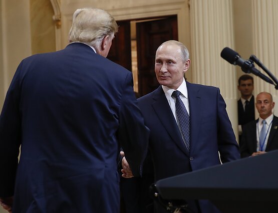 Trumpas įspėjo apie „labai rimtas pasekmes“ deryboms Aliaskoje nepavykus