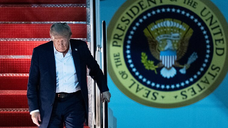 Trumpas: Zelenskis gali nedelsdamas nutraukti karą, bet Krymo neatgaus