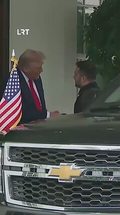 Trumpas pasitiko Zelenskį Baltuosiuose rūmuose