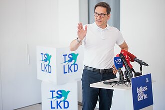 Siūlo sukurti „dronų sieną“: pirmasis kontaktas įvyksta ne tarp karių, o tarp technologijų. Dainius Kreivys