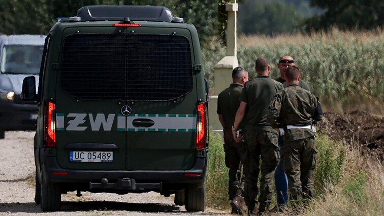 Lenkijoje sprogo neatpažintas objektas: preliminariais duomenimis nukrito karinis dronas