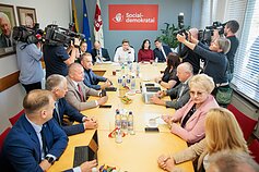Derybos dėl valdančiosios koalicijos: derasi socialdemokratai, „Nemuno aušra“ ir Lietuvos valstiečių ir žaliųjų sąjunga Derybos dėl valdančiosios koalicijos: derasi socialdemokratai, „Nemuno aušra“ ir Lietuvos valstiečių ir žaliųjų sąjunga