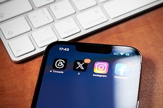X, Facebook ir Instagram