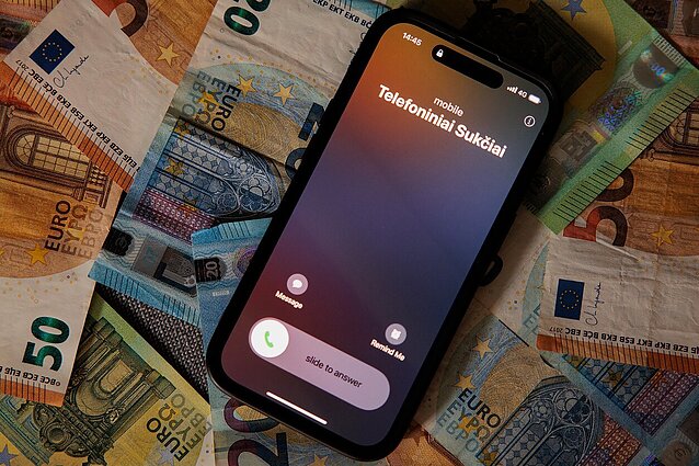 Teismui perduota tarptautinės telefoninių sukčių gaujos byla