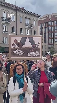 „Gėdos dienos“ proteste susirinko tūkstantinė minia