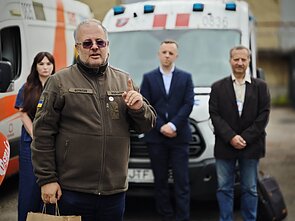 Литва передала 23 автомобілі швидкої допомоги Україні Литва передала 23 автомобілі швидкої допомоги Україні