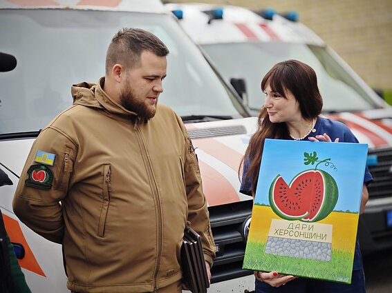 Литва передала 23 автомобілі швидкої допомоги Україні Литва передала 23 автомобілі швидкої допомоги Україні