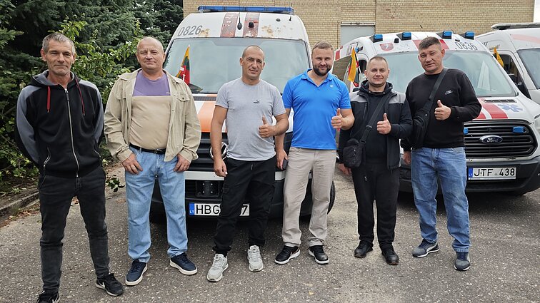 Литва передала 23 автомобілі швидкої допомоги Україні Литва передала 23 автомобілі швидкої допомоги Україні