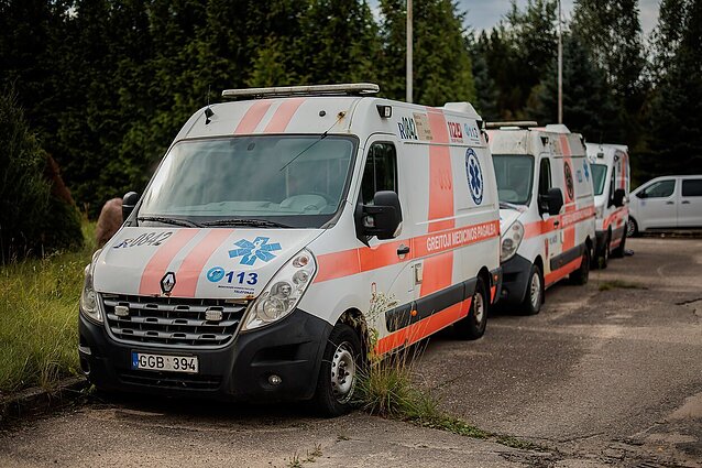Литва передала 23 автомобілі швидкої допомоги Україні Литва передала 23 автомобілі швидкої допомоги Україні
