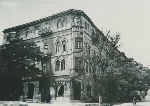 Namas, kuriame gyveno Vincas Krėvė-Mickevičius. Baku, Azerbaidžanas Namas, kuriame gyveno Vincas Krėvė-Mickevičius. Baku, Azerbaidžanas