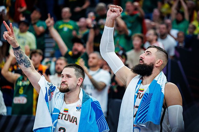 Margiris Normantas ir Jonas Valančiūnas. Europos krepšinio čempionatas: Lietuva – Vokietija Margiris Normantas ir Jonas Valančiūnas. Europos krepšinio čempionatas: Lietuva – Vokietija