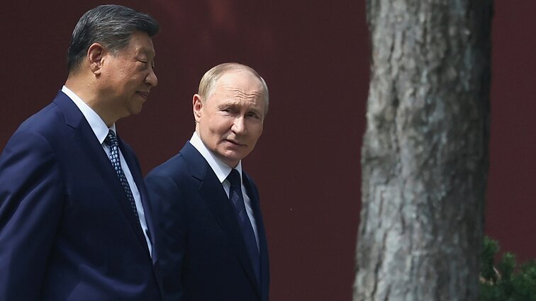 Su Xi Jinpingu susitikęs Putinas: dabar dvišaliai santykiai yra nematytai aukštame lygyje