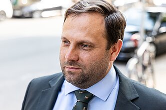 Ignas Hofmanas atvyko į STT apklausą Ignas Hofmanas atvyko į STT apklausą