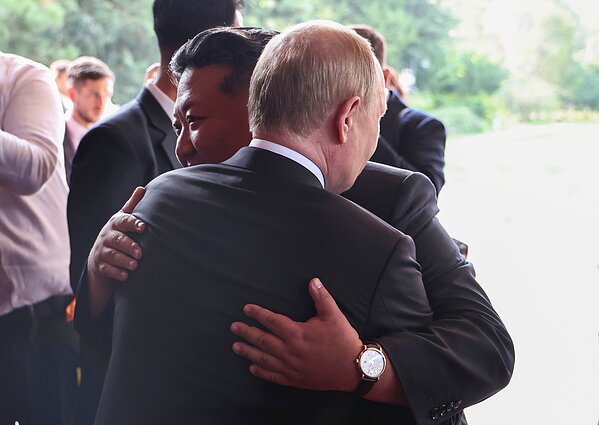 Kim Jong Unas Perkine susitiko su Vladimiru Putinu
