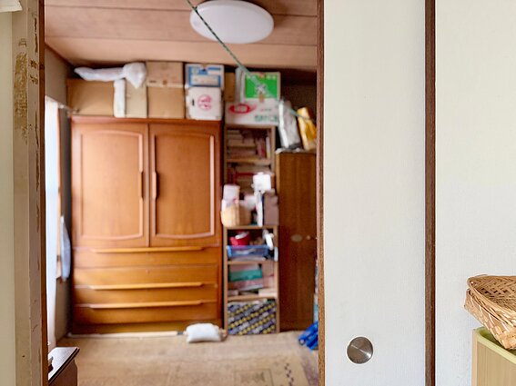 Poreikis mažiau ir atsakingai pirkti bei dėmesys kokybei nebūtinai visada reiškia tvarką namie Poreikis mažiau ir atsakingai pirkti bei dėmesys kokybei nebūtinai visada reiškia tvarką namie
