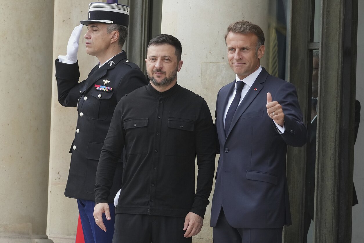Volodymyras Zelenskis ir Emmanuelis Macronas