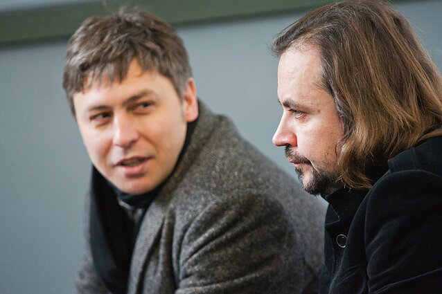 Marius Ivaškevičius ir Oskaras Koršunovas spektaklio „Išvarymas“ spaudos konferencijoje