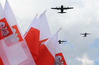 Polska flaga, asocjatywne