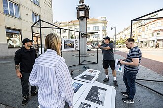 Rengiama laikinoji lauko paroda „Gaidžio“ laikrodžio aikštėje – „Apie vieną Šiaulių senamiesčio kvartalą“. Rengiama laikinoji lauko paroda „Gaidžio“ laikrodžio aikštėje – „Apie vieną Šiaulių senamiesčio kvartalą“.