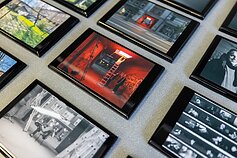 „Bromos“ galerijoje eksponuojamos fotografijos, įamžinusios vieno seniausių Šiaulių senamiesčio kvartalo gyvenimą praeityje ir dabar. „Bromos“ galerijoje eksponuojamos fotografijos, įamžinusios vieno seniausių Šiaulių senamiesčio kvartalo gyvenimą praeityje ir dabar.