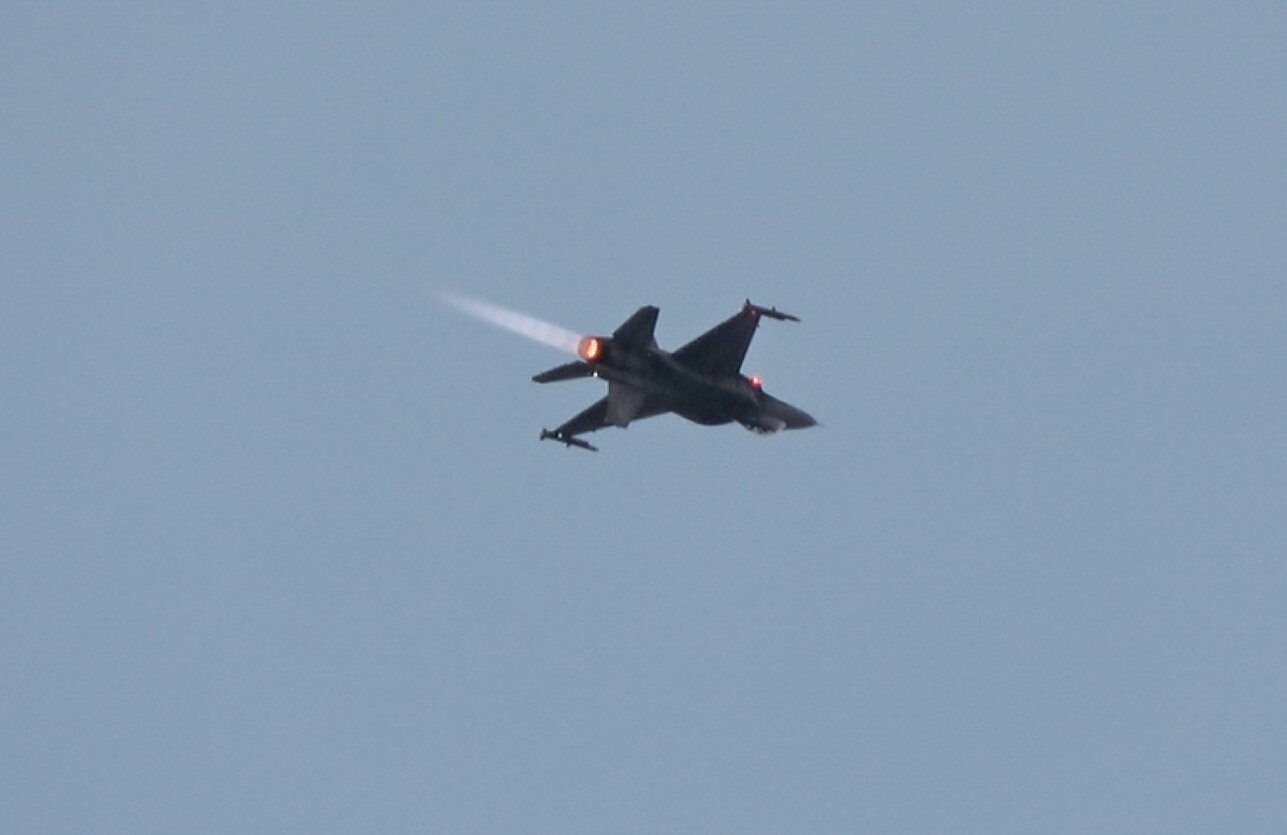 F-16 naikintuvas. Asociatyvi F-16 naikintuvas. Asociatyvi