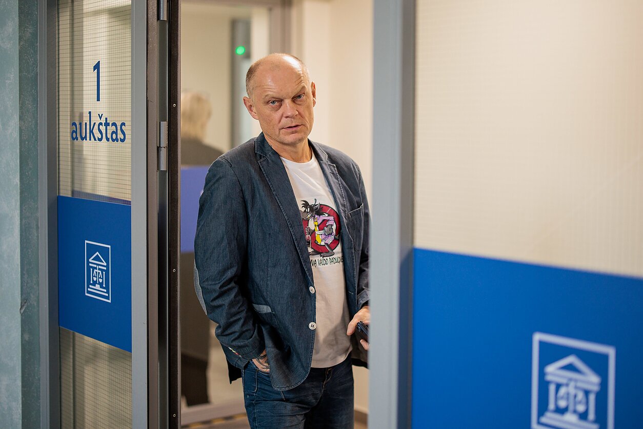 Riaušių byloje skelbiami nuosprendžiai – laisvės apribojimai, lygtinės bausmės; Andrejus Lobovas Riaušių byloje skelbiami nuosprendžiai – laisvės apribojimai, lygtinės bausmės; Andrejus Lobovas