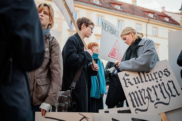 Vilniuje – protestas prieš „aušriečio“ Adomavičiaus skyrimą kultūros ministru Vilniuje – protestas prieš „aušriečio“ Adomavičiaus skyrimą kultūros ministru