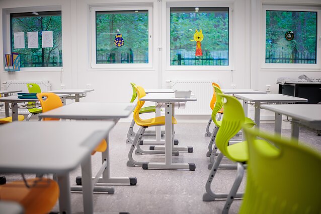 A new German school in Vilnius has opened its doors to nearly 50 children of German troops deployed in Lithuania