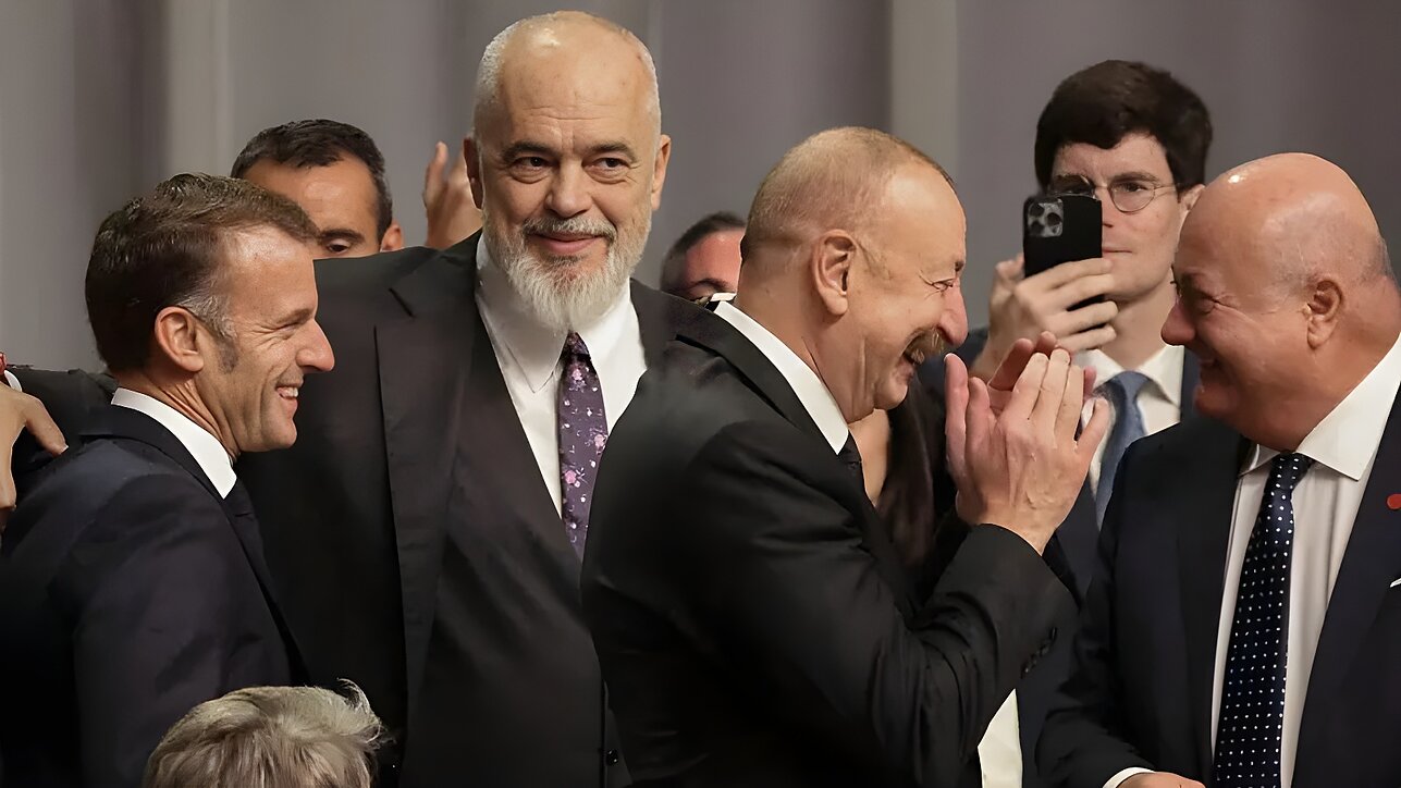 Разговор премьер-министра Албании Эди Рамы, президента Франции Эммануэля Макрона и Ильхама Алиева Разговор премьер-министра Албании Эди Рамы, президента Франции Эммануэля Макрона и Ильхама Алиева