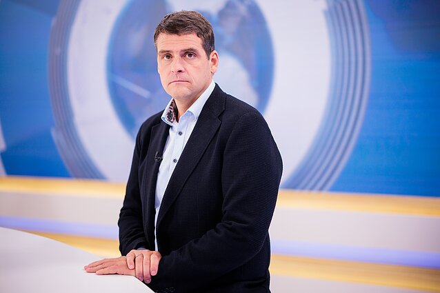 Dienos tema (su vertimu į gestų k.)