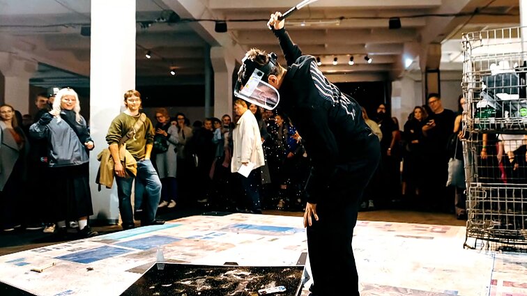 „Kaunas atsiveria“: žvilgsnis į modernaus meno 15-ąją bienalę, skirtą atviram žmogui