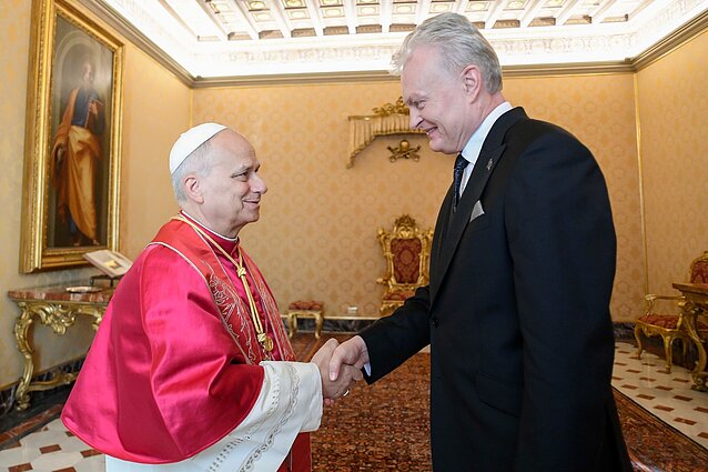 Papież Leon XIV i Gitanas Nausėda