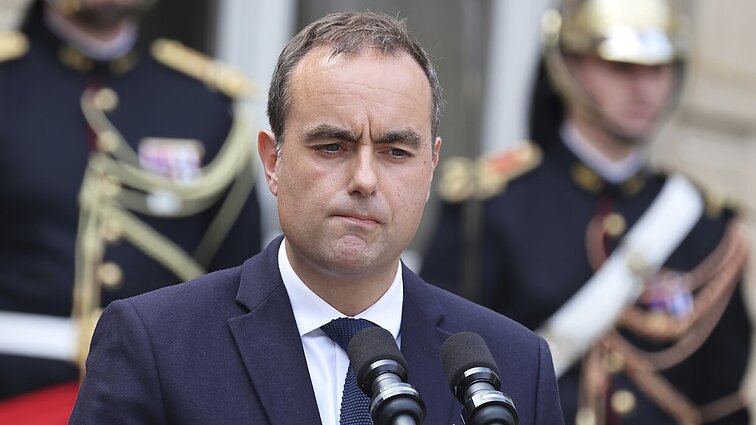Dar vieną Prancūzijos vyriausybės griūtį įvertinęs Pugačiauskas: tai va bank ėjimas