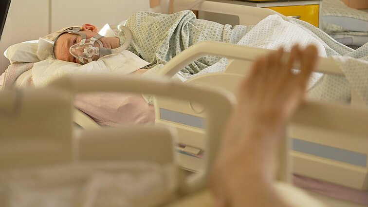 Filmo „Galva“ bendraautoris apie kasdienybę hospise: be juodo humoro ten nelabai gali būti